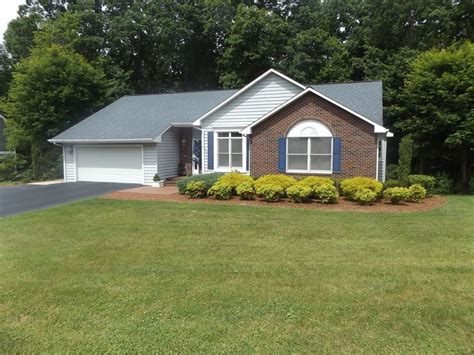 single family home built in 1940 that was last sold on 06/11/2021. . Realtor com galax va